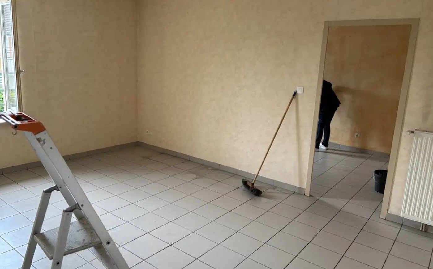 Pièce vide après le débarras